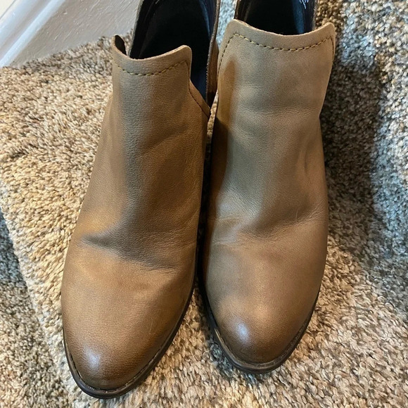 STEVE MADDEN Adelphie Leather Ankle Booties in Taupe Size 8 - Picture 3 of 8